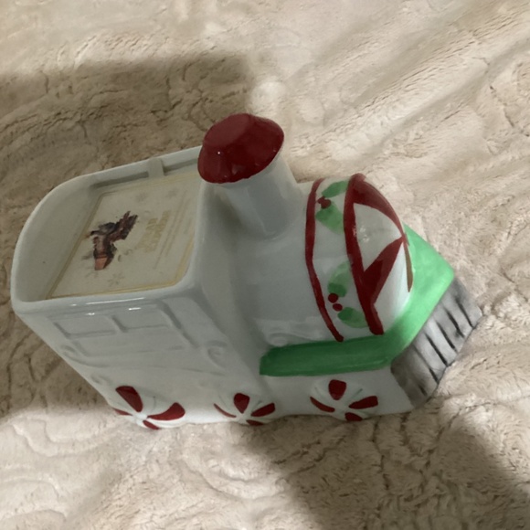 New DW Home Scented Polar Express Train Candle 18.8 oz - Picture 4 of 9